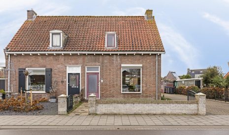 Te koop: Foto Woonhuis aan de Sluisweg 7 in Lopikerkapel