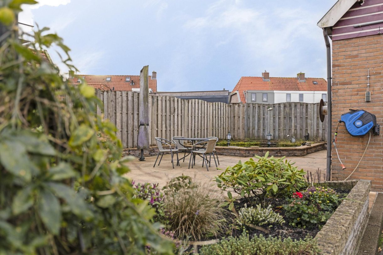 Te koop: Foto Woonhuis aan de Sluisweg 7 in Lopikerkapel