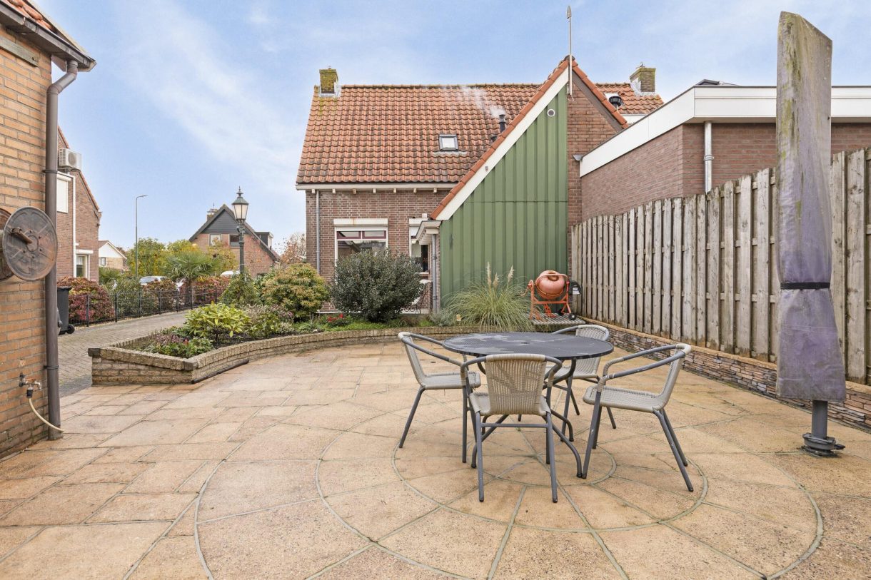 Te koop: Foto Woonhuis aan de Sluisweg 7 in Lopikerkapel