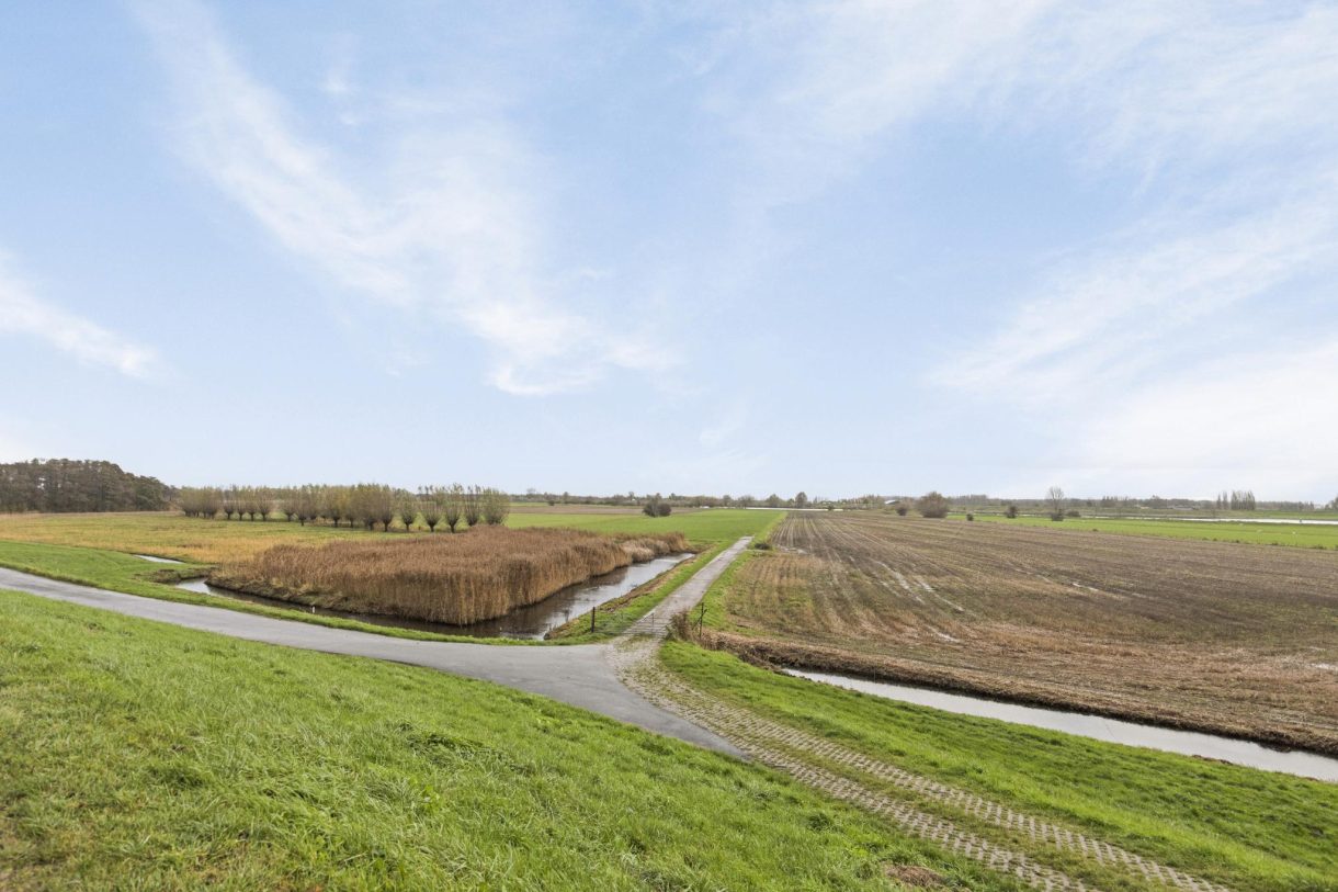 Te koop: Foto Woonhuis aan de Sluisweg 7 in Lopikerkapel