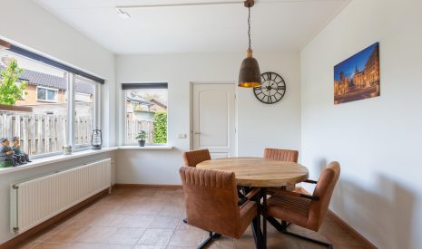 Te koop: Foto Woonhuis aan de Beatrixstraat 12 in Buren