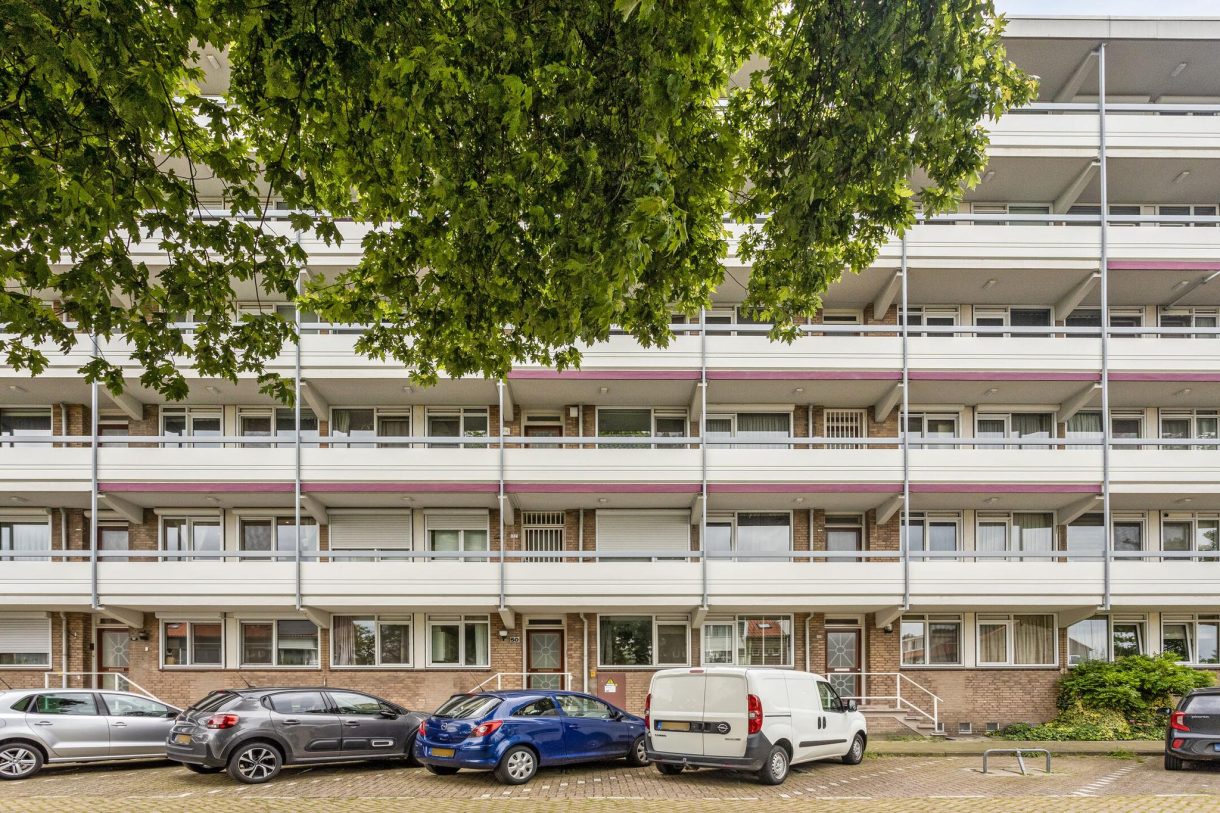Te koop: Foto Appartement aan de Mr. F.A. van Hallweg 50 in Amstelveen